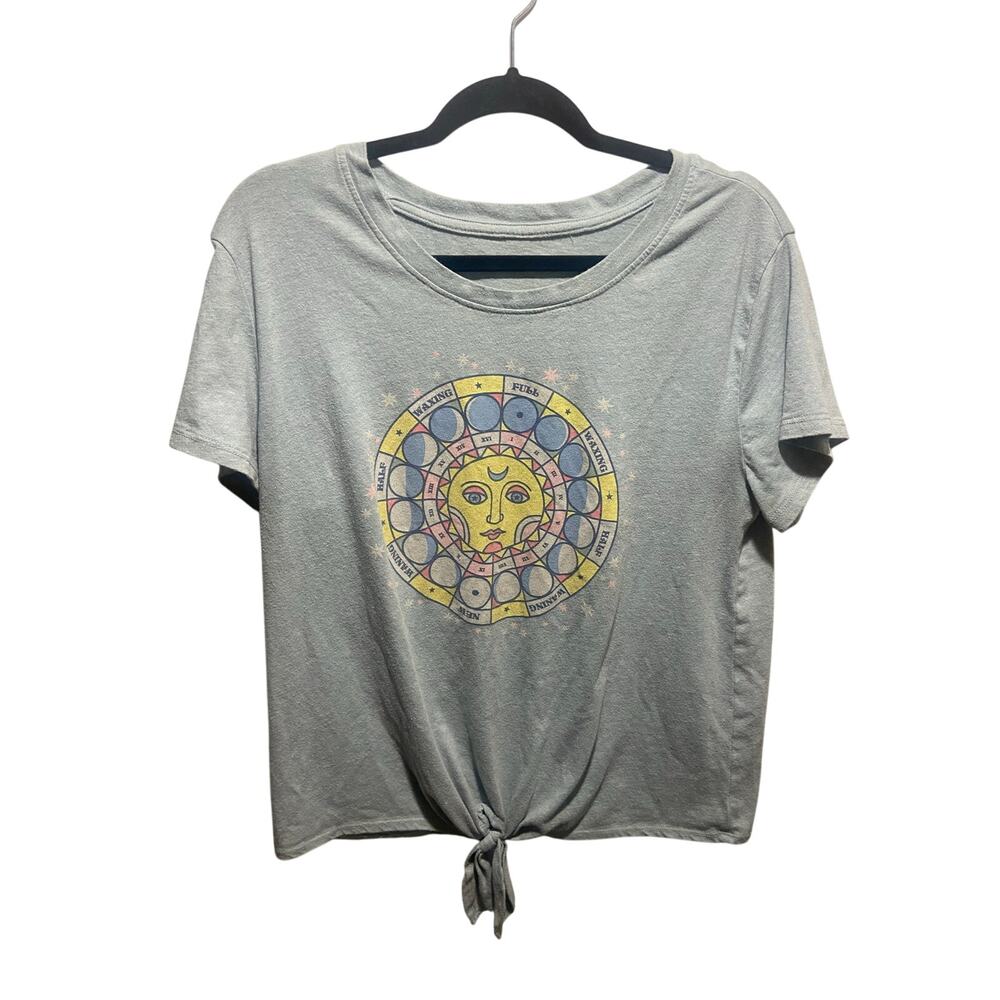 Zoe + Liv Celestial Moon Phase Tie-Front Tee - Size XL